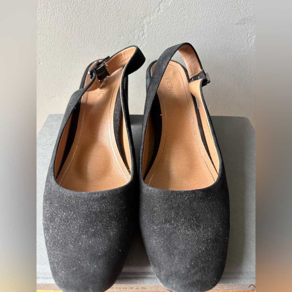Vionic Nareen Suede Slingback Black Heels ~ Size 11 - Picture 2 of 9